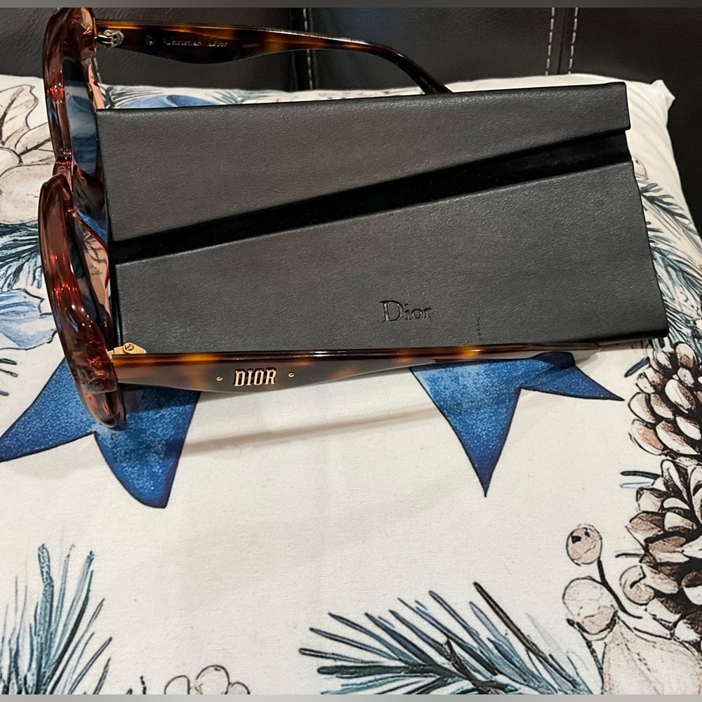 Christian Dior Tortoise Shell Sunglasses - Picture 7 of 8